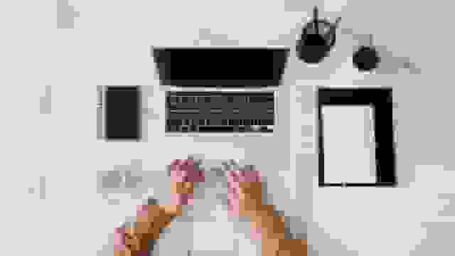 premium-office-supplies-and-desk-accessories.png